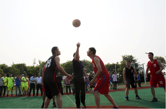 尊龙凯时（南京）第六届趣味运动会开幕